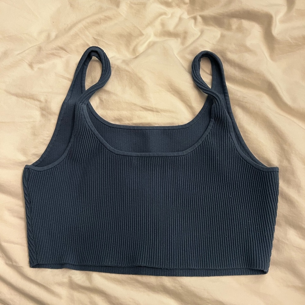 Babaton Ribbed Crop Tank Top - Picture 2 of 3